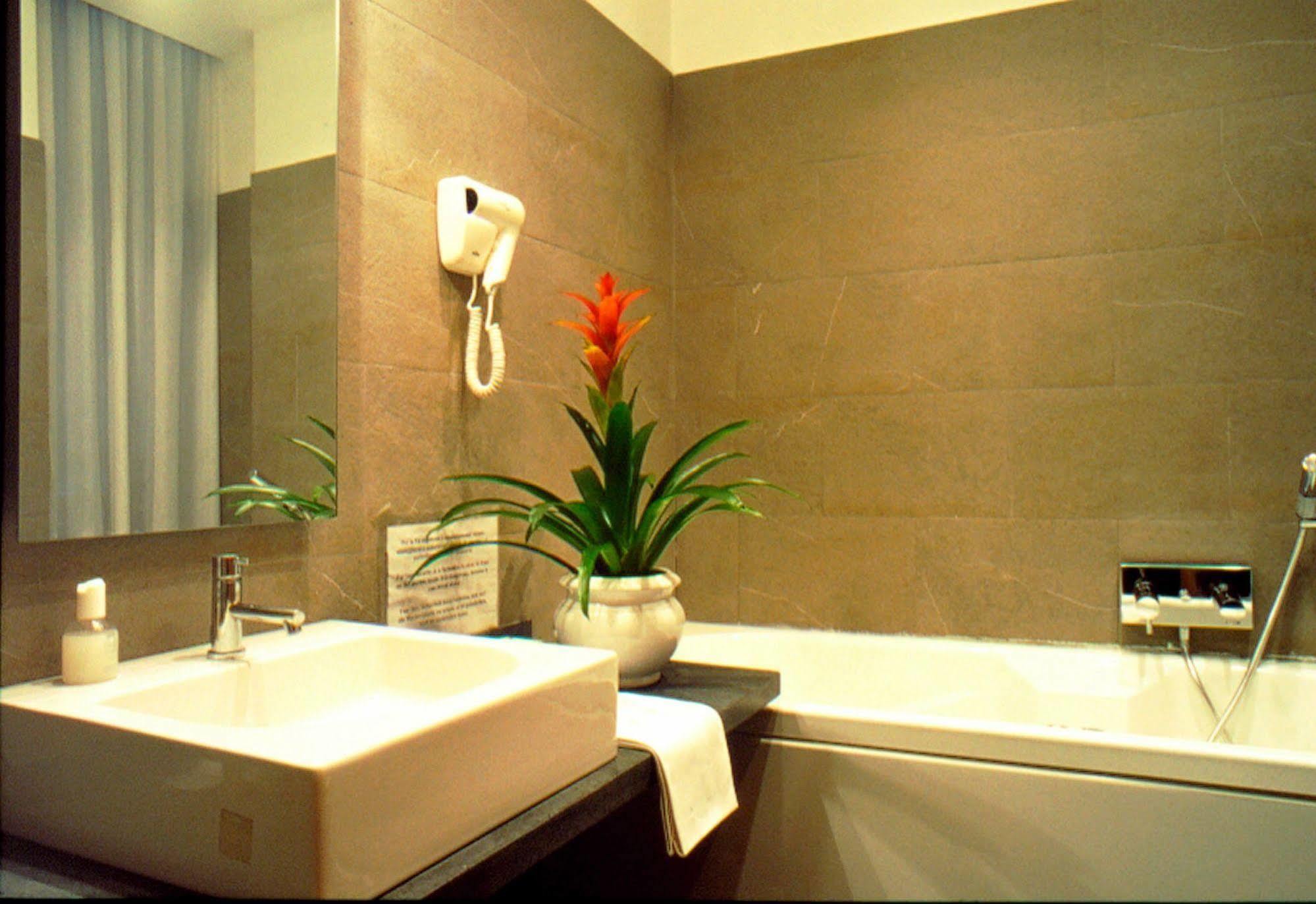 Lemon Garden Hotel โรม ภายนอก รูปภาพ