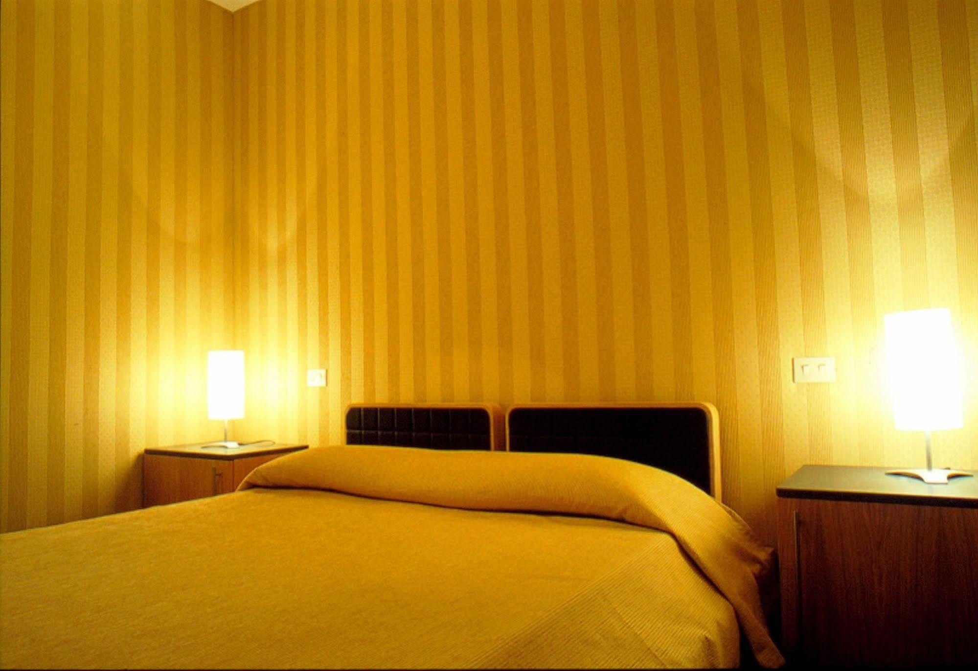 Lemon Garden Hotel โรม ภายนอก รูปภาพ