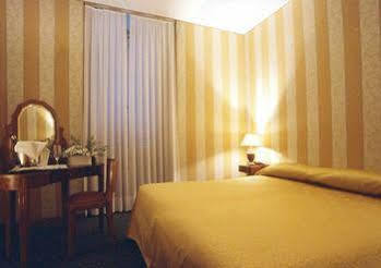 Lemon Garden Hotel โรม ภายนอก รูปภาพ